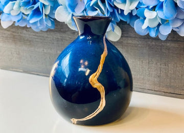 Kintsugi Budvase, Kintsugi Vase Ceramic Vase, Blue Bud Vase, Kintsugi Repaired, Handmade Home Decor, Minimalist, Blue Bud Vase Gold Repair